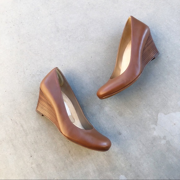 naturalizer emily pump